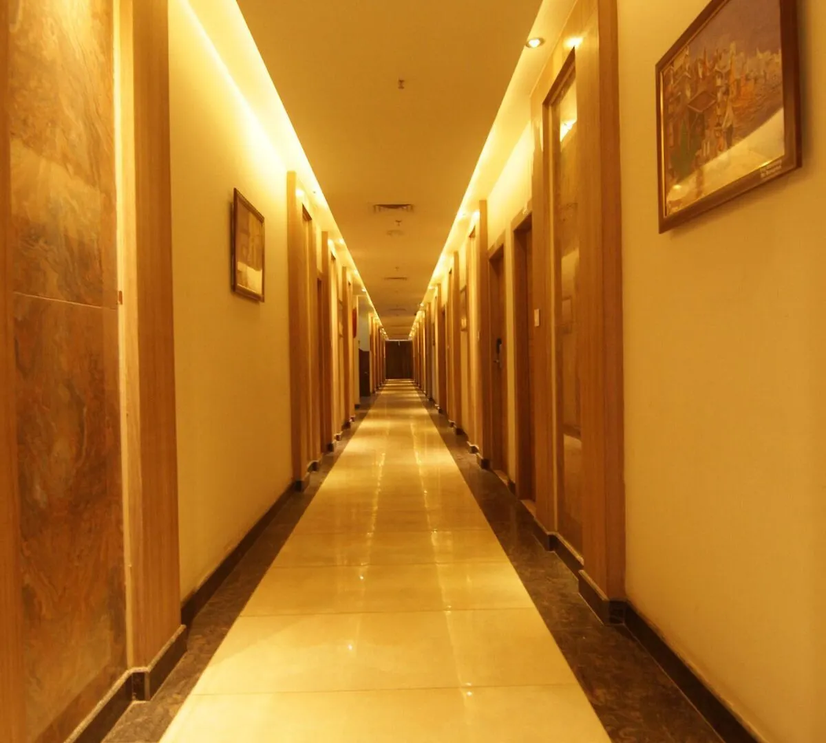 Oyo 2054 New Hotel Broadway Váránaszi