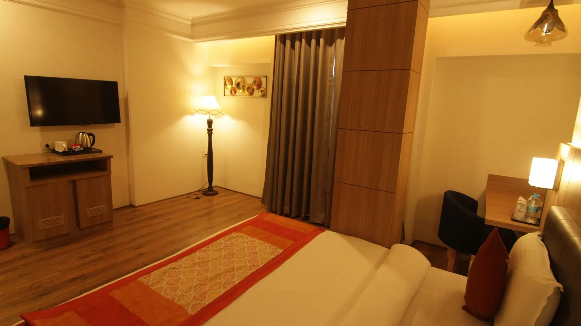 Oyo 2054 New Hotel Broadway Varanasi 3*,  India
